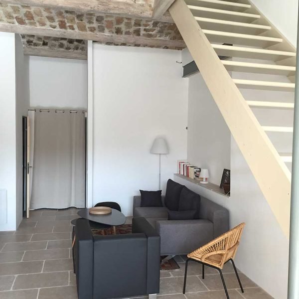 escalier bois dans le Gard