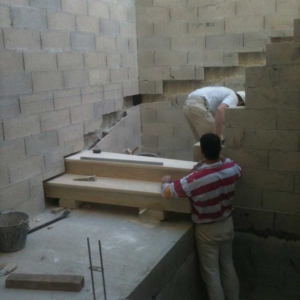 construction maçonnerie escalier dans le Gard