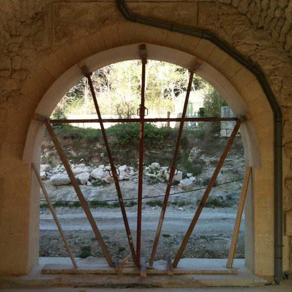 ouverture fenêtres maison ancienne dans le Gard
