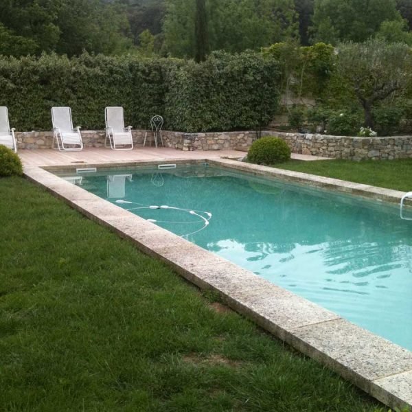 Piscine extérieure jardin dans le Gard