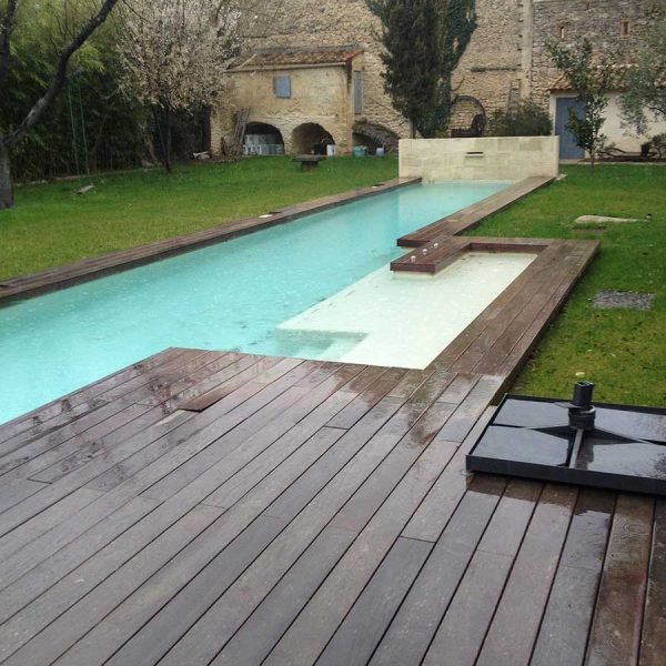 Piscine extérieure en bois dans le Gard