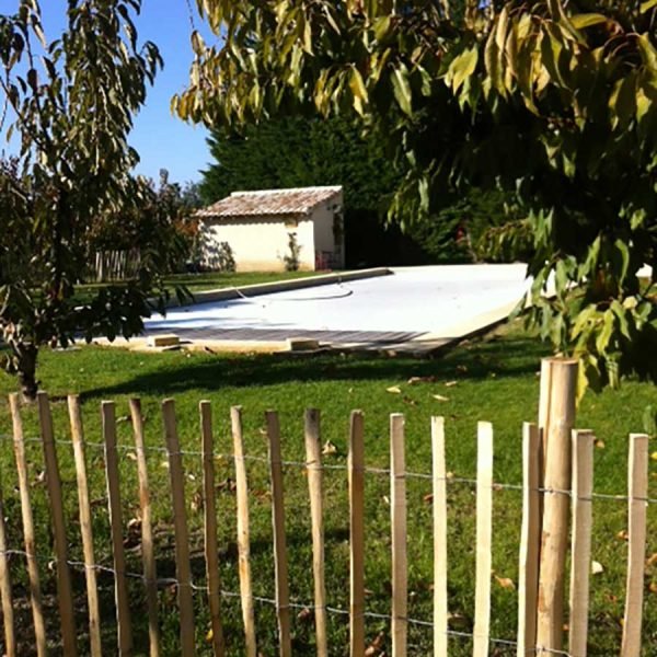 piscine extérieure jardin dans le Gard