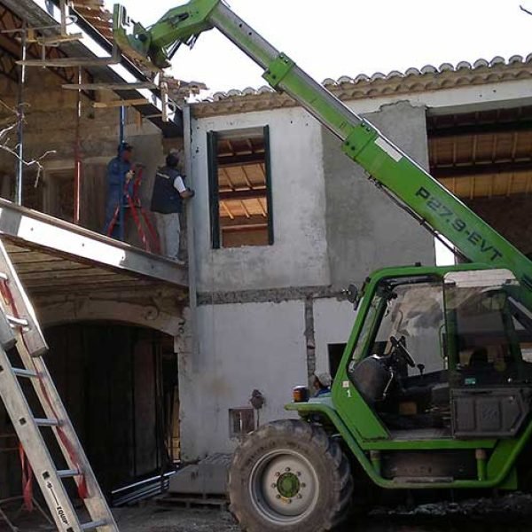 construction toiture extérieure dans le gard